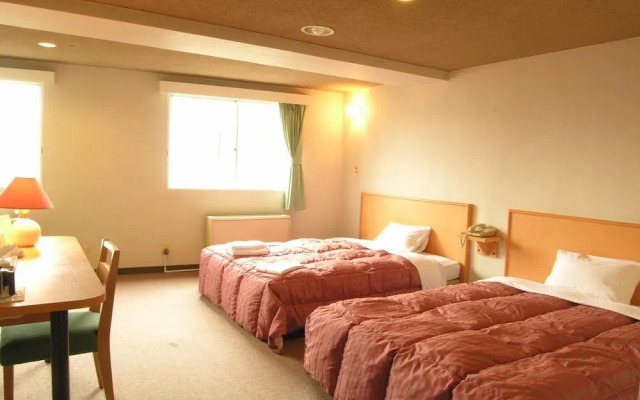 Takasaki Ekimae Plaza Hotel