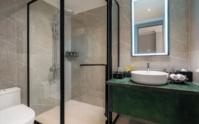 GRAND  du LAC Boutique Saigon