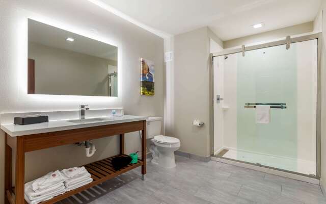Comfort Inn & Suites