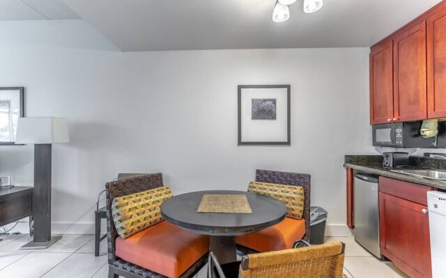 502 Little Harbor Inn