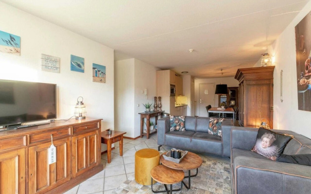 Beachside Apartment With Balcony