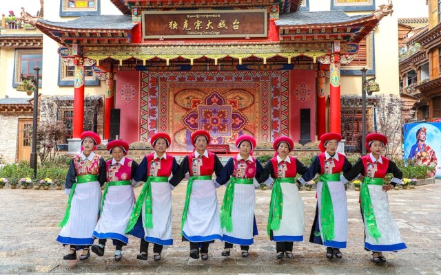 The 5th Meteorite Glory Hotel