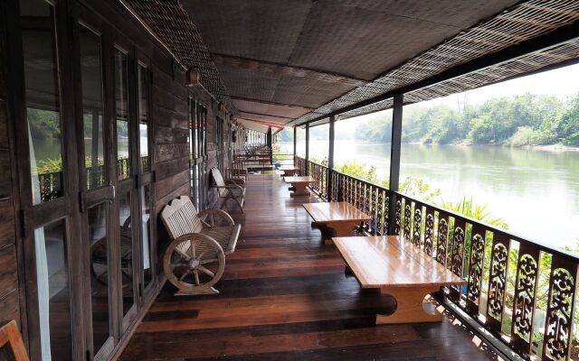 Khaothone River View Resort