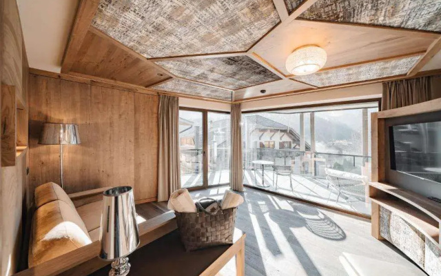 Kronhotel Leitgam luxury hotel for two