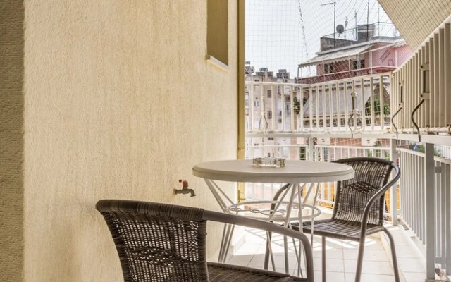 Classy 2 bedroom apartment near Acropolis & Metro