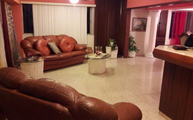 Spacious & Comfortable Penthouse in DR