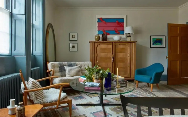 The Townhouse by 8 Holland Street