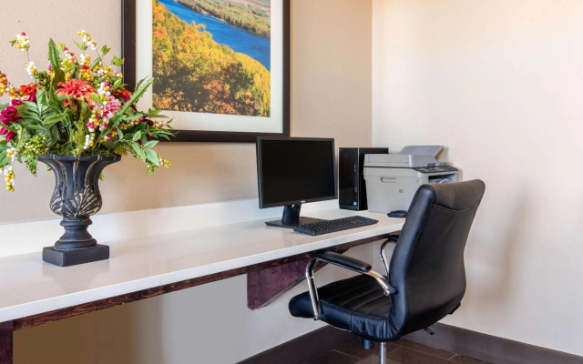 Comfort Inn & Suites