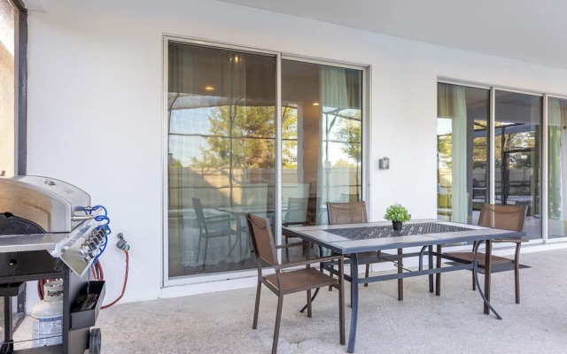 UpstaySpaciousHomePoolHotTubSleeps27