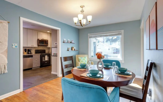 Near Beach & Attractions: Home in Galveston!