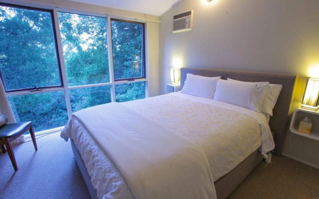 Treetop Stay