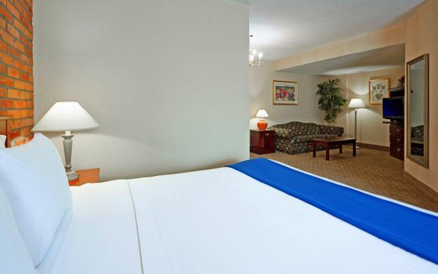Holiday Inn Express Toronto East - Scarborough by IHG