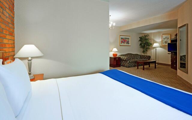 Holiday Inn Express Toronto East - Scarborough, an IHG Hotel