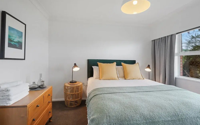 Renovated Takapuna 2BR Apt - Parking