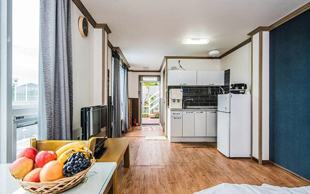 Yeosu White Village Pension