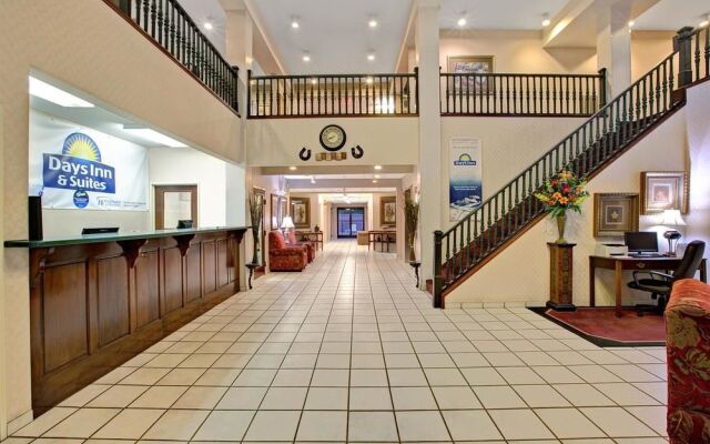 Days Inn & Suites Hickory