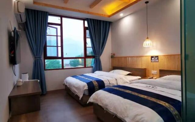 Yuanyang Duoyishu Yundao Inn