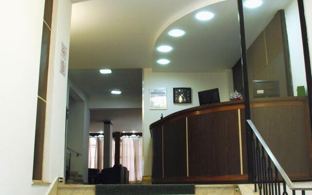 Turrance White Hotel