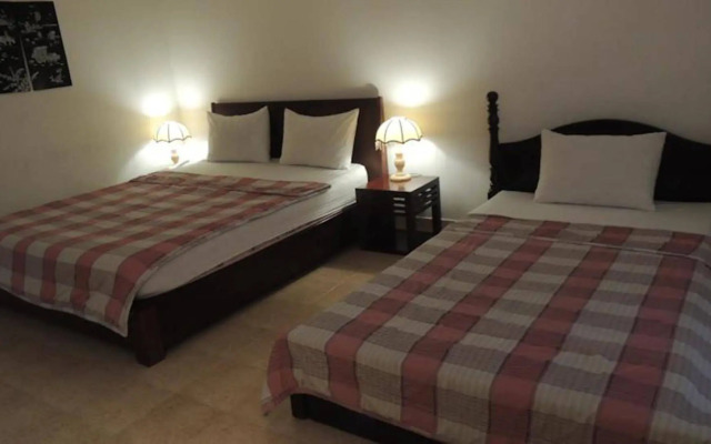 Phung Long Hotel