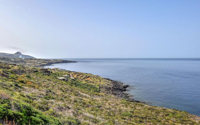 Beautiful Home in Pantelleria With Wifi and 3 Bedrooms