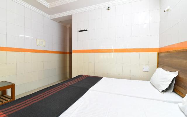 Hotel Dhruvathara