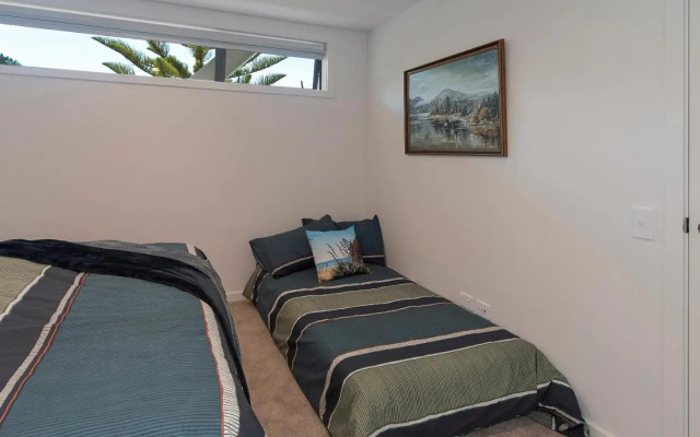Tahunanui Oceanview Apartment