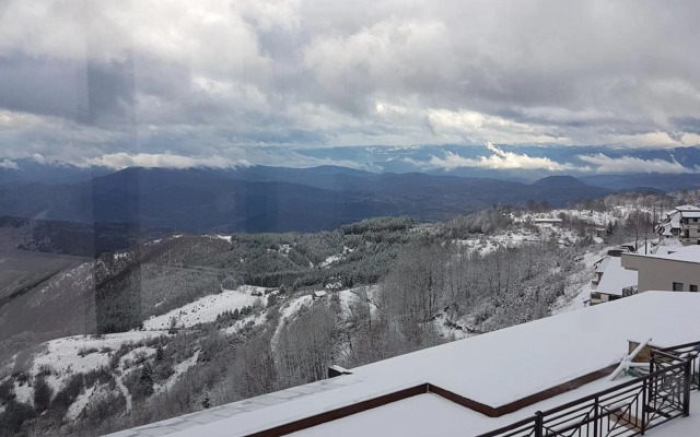 Ogi & Una Premijer 42