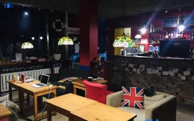 Dalian Tiantian International Hostel (Xian Road Xianggong Street Subway Station)