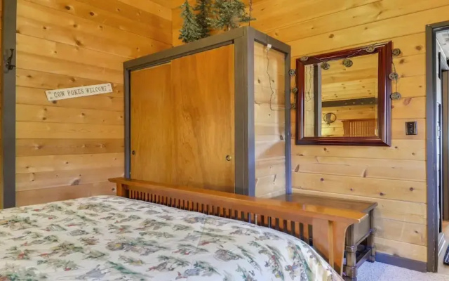 Cluster Cabin 26