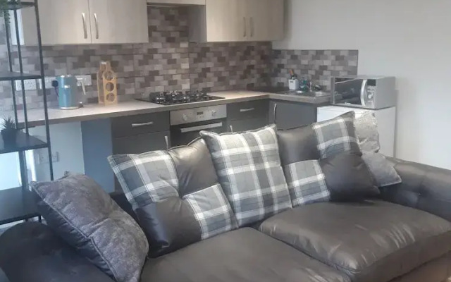 Fabapartment-12pmcheckout-freebubbly-seaside