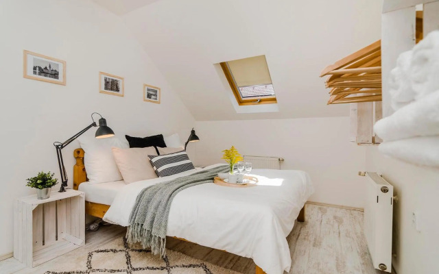 APTs in OLD TOWN PRAGUE by Michal&Friends