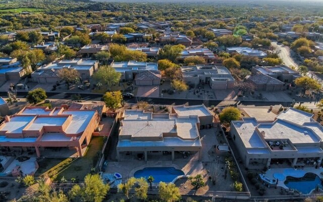 Casa Monument 3 Bedroom Home by RedAwning