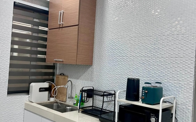 The Venus - Spacious Wooden TOP Floor Apartment
