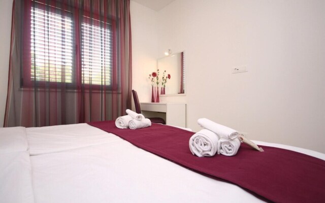 Nice Home in Grebastica With Wifi and 2 Bedrooms