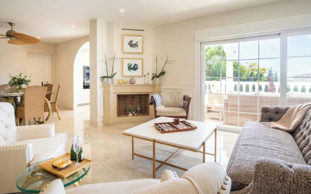 Luxury Family Escape Golf & Pool Retreat