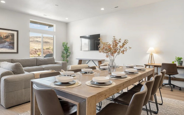 Desert Beachcomber 5 Bedroom Townhouse