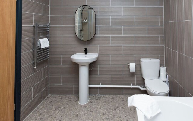 Kings Building- 2 Bed & Bathroom Flats