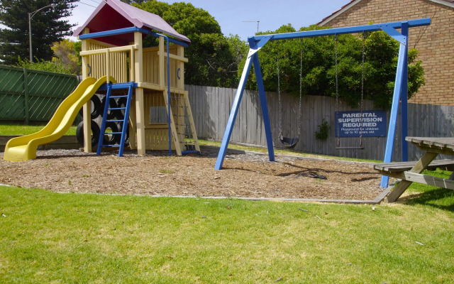 Blue Whale Motor Inn & Apartments