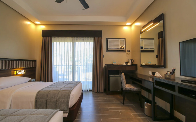 Two Seasons Coron Bayside Hotel