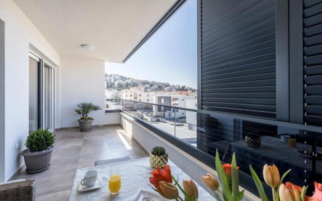 Peaceful Harmony Apartment Near Beach