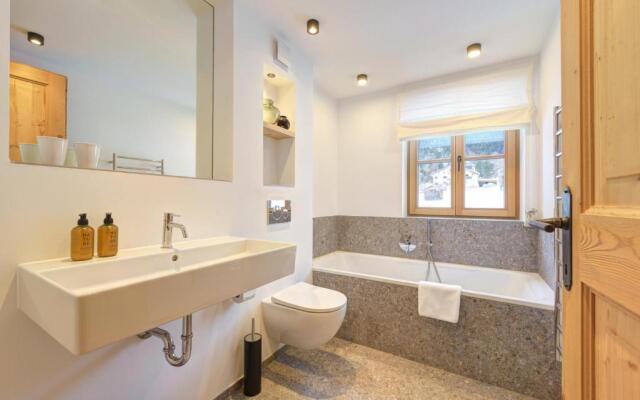 Chalet Silver Fox