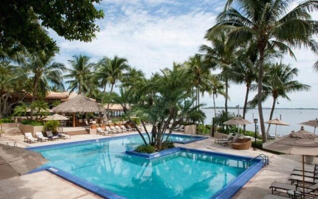 Palmeiras Beach Club at Grove Isle