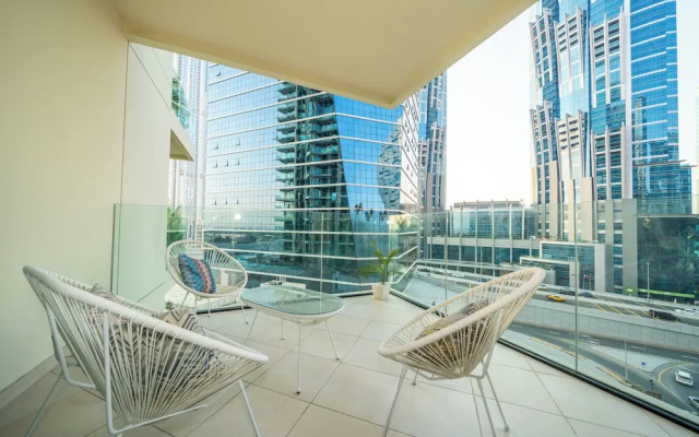 Exclusive 1BR Urban Oasis Canal