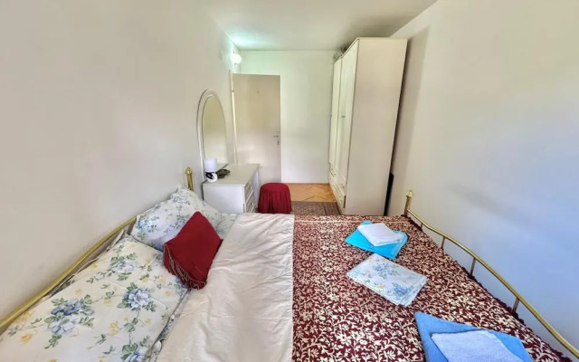 Two Bedroom Apt near Slovenska Beach