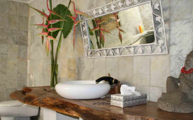 Pandan Bali Villa – Bathroom – Denpasar
