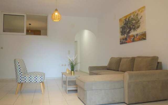 "kalamaki Plaza Apartments 'elia'"