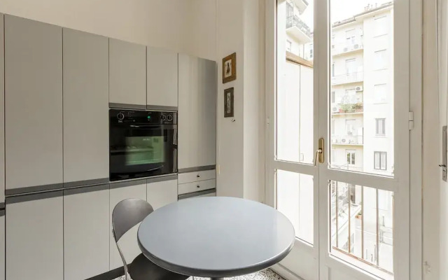 Elegant Apartment Near Duomo