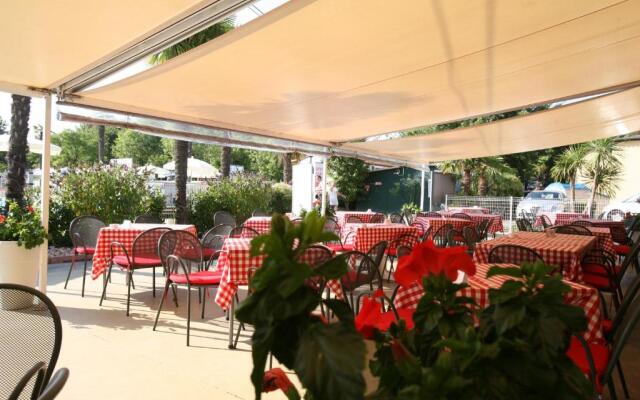 Happy Camp mobile homes in Butterfly Camping Village