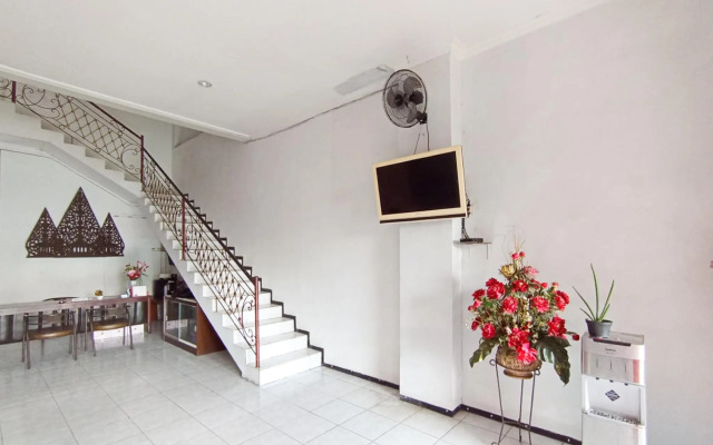 RedDoorz @ Ciliwung Street