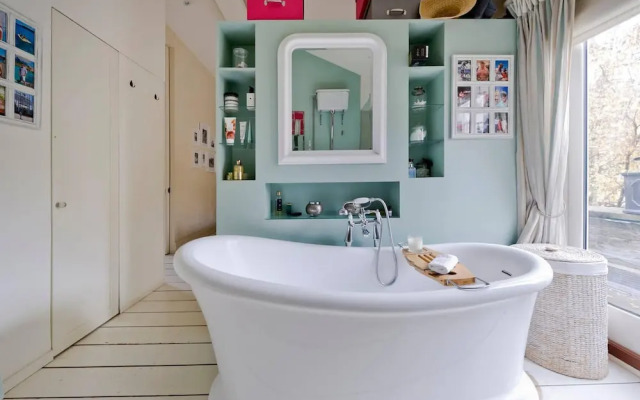 Delightful 3-bed Family Home Bayswater